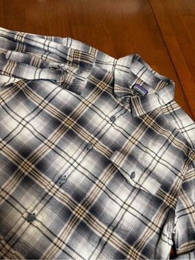 PATAGONIA Mens Medium Lightweight Fjord Flannel Shirt Plaid Organic Cotton